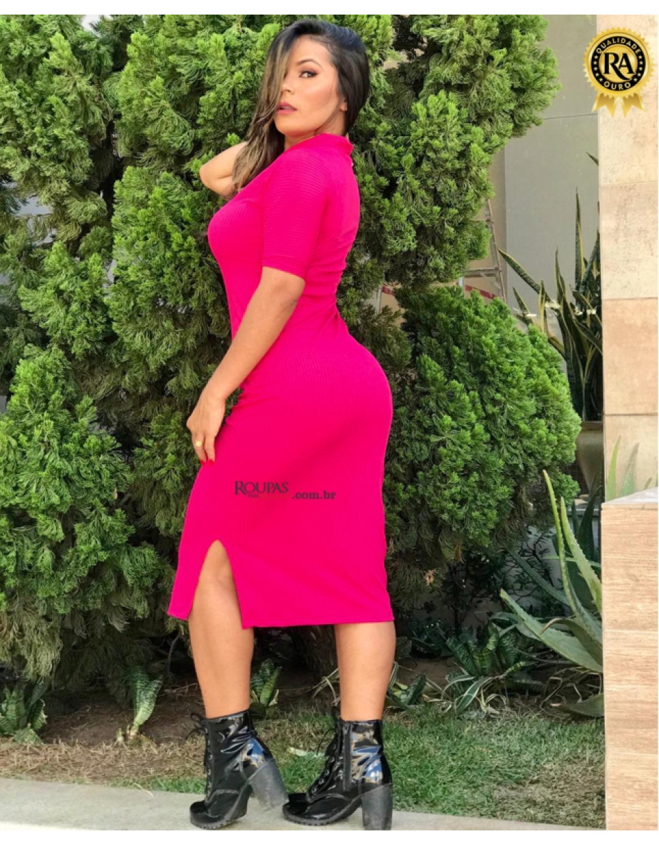 Vestido Midi Canelado Gola Alta Manga Curta 