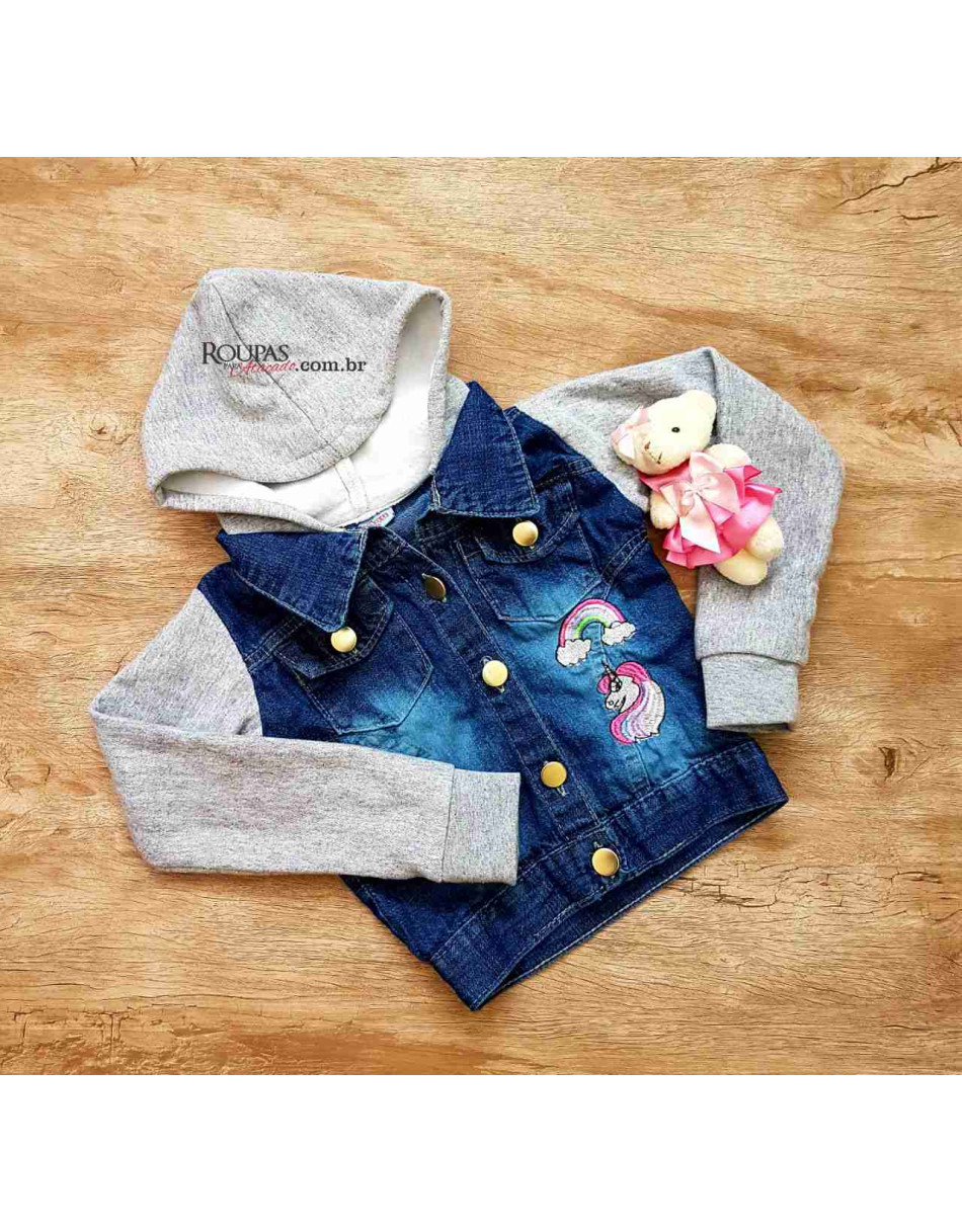Jaqueta Jeans Mangas e Capuz em Moletom Feminina